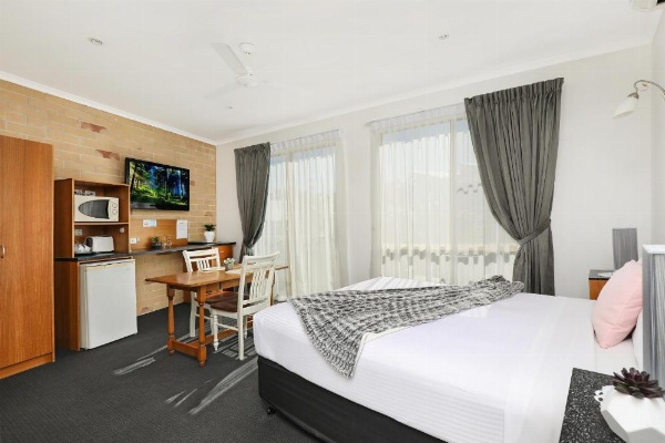 Caboolture Riverlakes Boutique Motel image 20